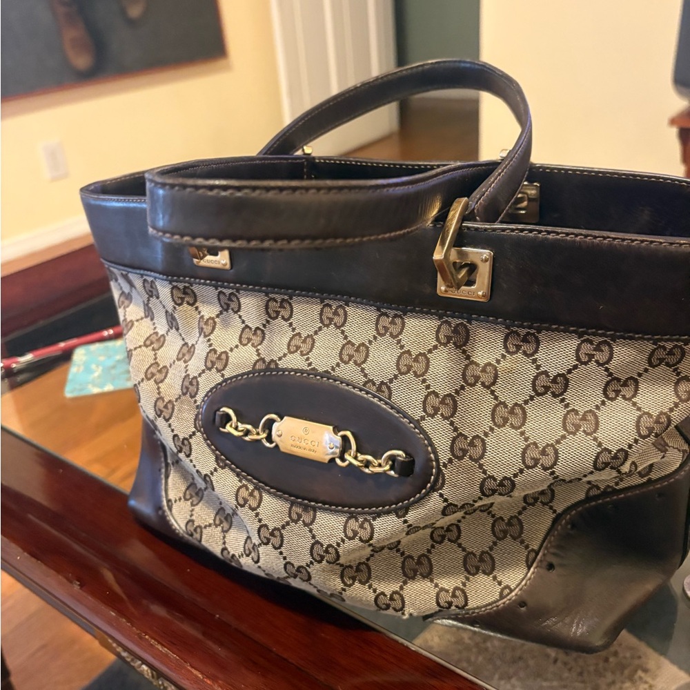 Vintage Genuine Gucci tote , iconic monogram Tan / Brown canvas and leather.